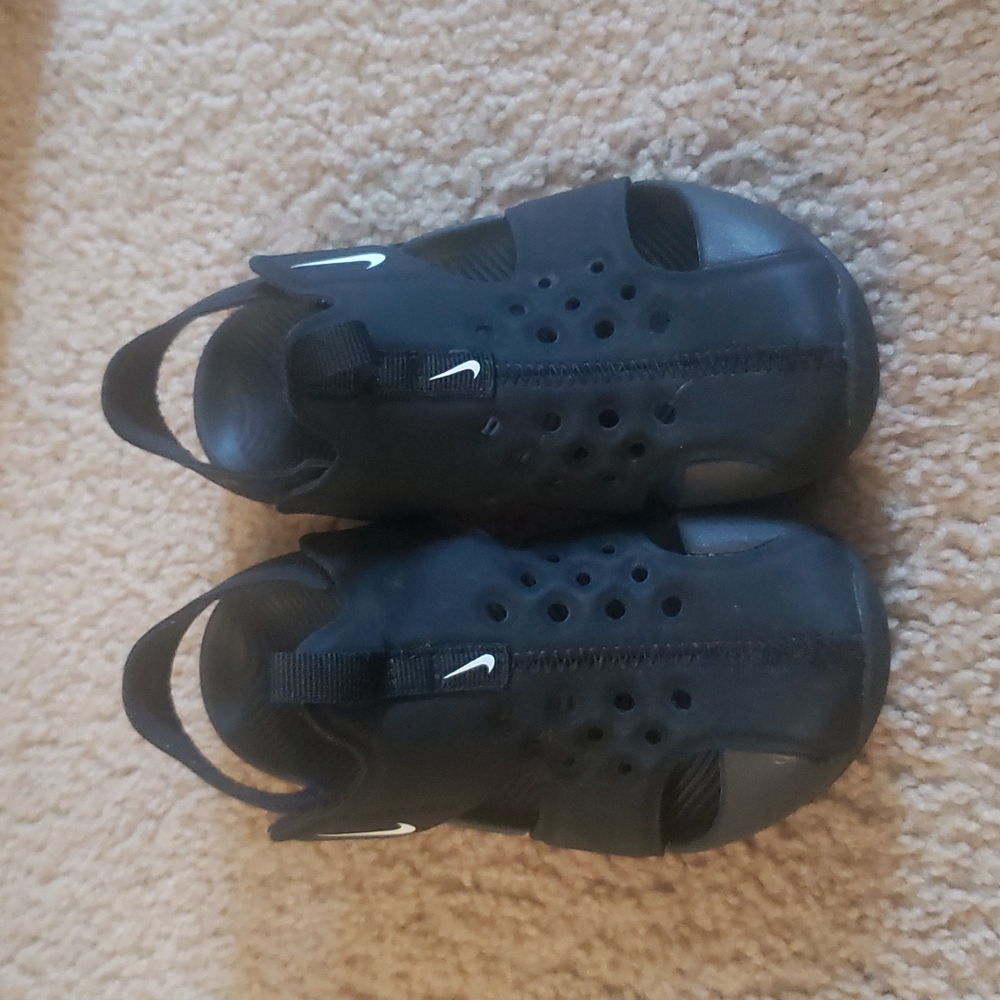 Nike sandals size 11c